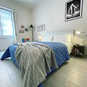 50 Papiniano , Milan Italy